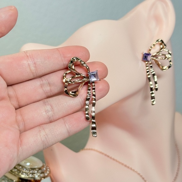Amazon.com: Purple Butterfly Earrings for Women Butterfly  Elegant Gold and Purple Butterfly Earrings